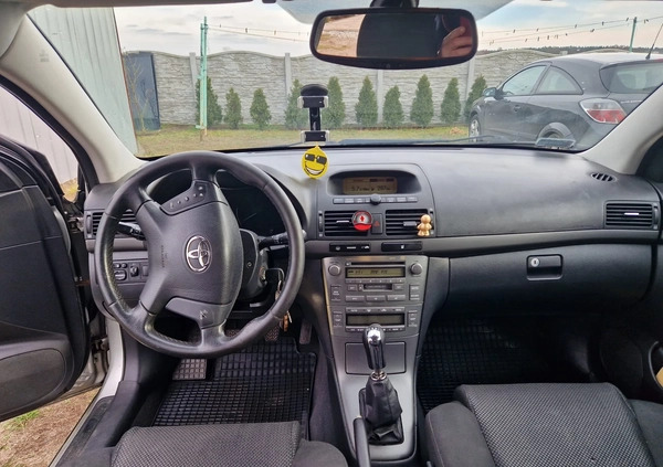 Toyota Avensis cena 8999 przebieg: 332000, rok produkcji 2005 z Ząbki małe 22